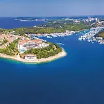 Stunning In * Pula