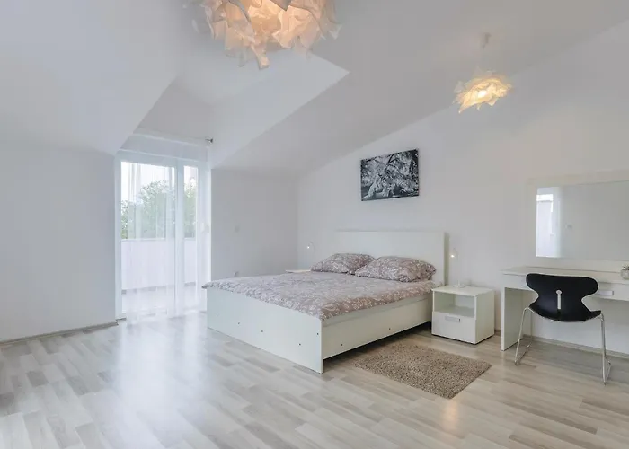 Stunning In * Πούλα