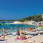 Stunning In * Pula
