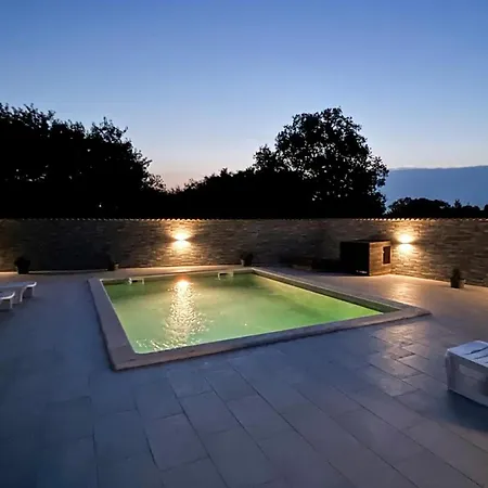 In With Outdoor Swimming Pool Pula
