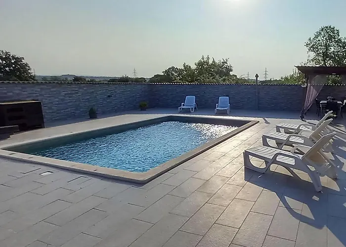 Stunning In Nyaraló *