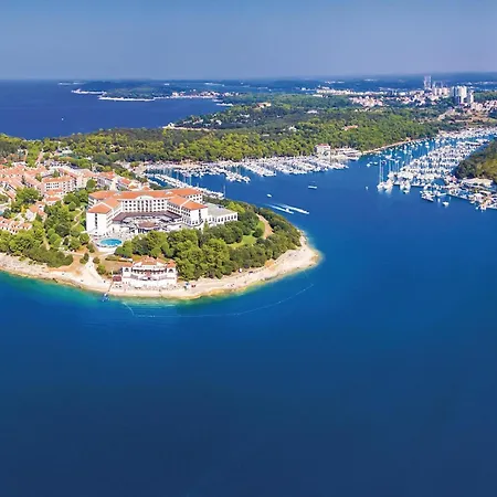 Stunning In * Пула